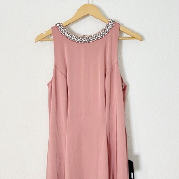 Mac Duggal Embellished Neck Trumpet Gown - Picture 3 of 10